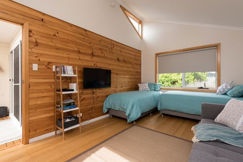 Penguin Beach House - Accommodation Perth 5