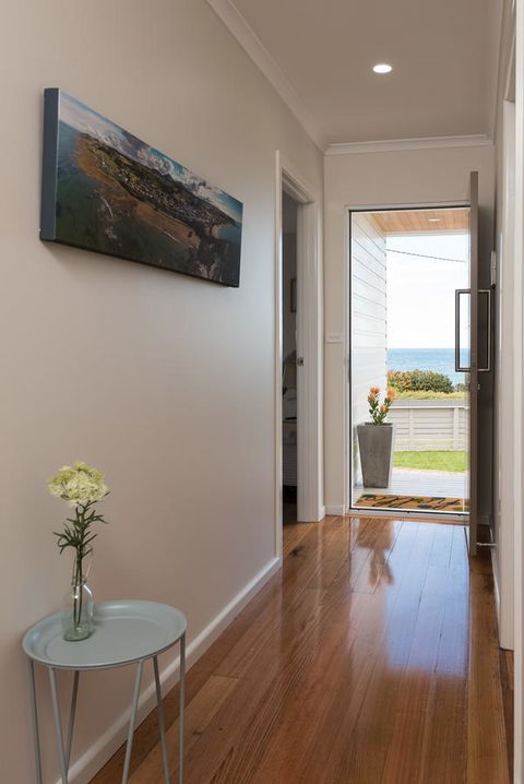Penguin Beach House - Accommodation Perth 8