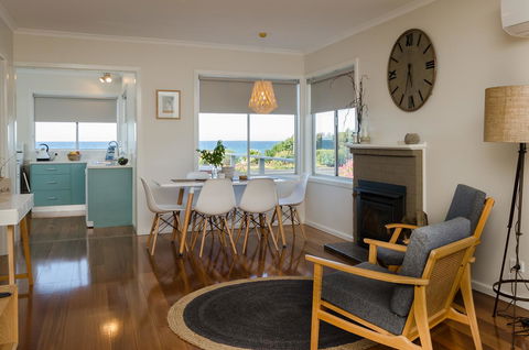 Penguin Beach House - Accommodation Perth 11