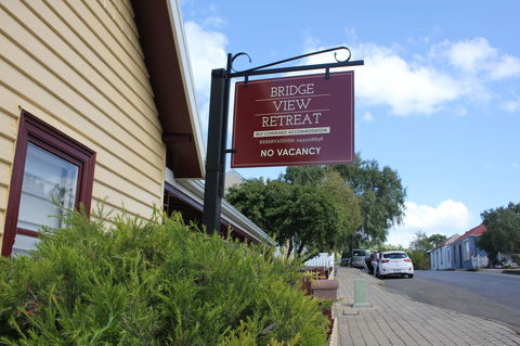 Bridge View Retreat - Perth Resorts 11