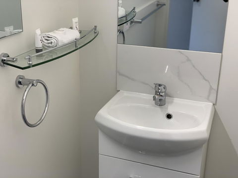 Orford Blue Waters Hotel - Perth Resorts 3