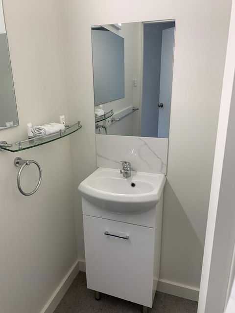 Orford Blue Waters Hotel - Perth Resorts 5
