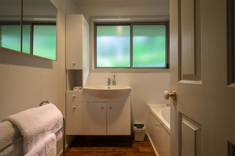 Maria Views Bed & Breakfast - Perth Resorts 7