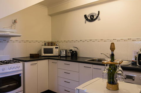 Maria Views Bed & Breakfast - Perth Resorts 15