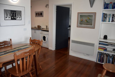 Beachside Taroona With Spa - Perth Resorts 8