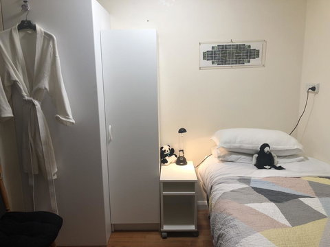 Beachside Taroona With Spa - Perth Resorts 3