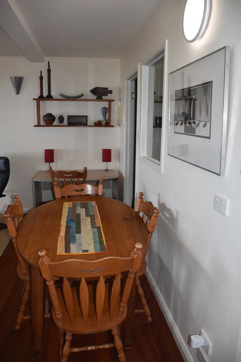 Beachside Taroona With Spa - Perth Resorts 9