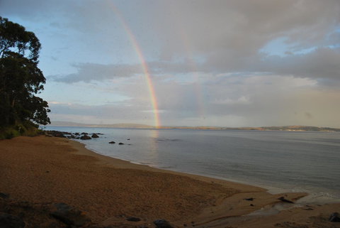 Beachside Taroona With Spa - Perth Resorts 26