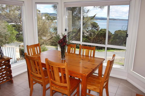 Front Row Beachfront - Accommodation Perth 6