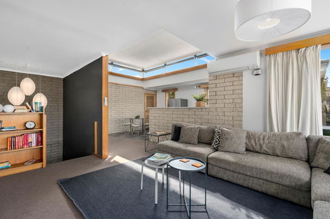 That '70s House - Accommodation Perth 6