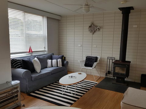 Beach Hut Scamander - Perth Resorts 9