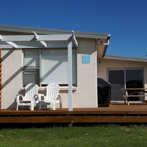 Beach Hut Scamander - Perth Resorts 2