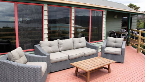 DOLPHIN LOOKOUT COTTAGE - Amazing Views Of The Bay Of Fires - Accommodation Perth 7