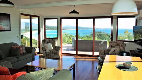DOLPHIN LOOKOUT COTTAGE - Amazing Views Of The Bay Of Fires - Accommodation Perth 1