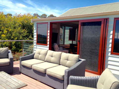 DOLPHIN LOOKOUT COTTAGE - Amazing Views Of The Bay Of Fires - Accommodation Perth 4