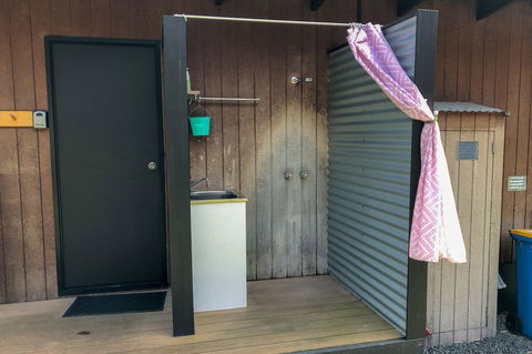 BAY OF FIRES ECO HUT Off Grid Experience At Binalong Bay - Accommodation Perth 17