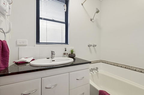 Aruba Apartments - Perth Resorts 5