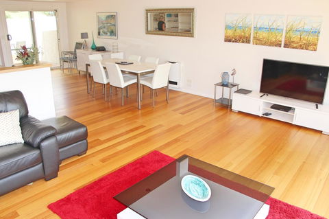 Seaview Apartment - Accommodation Perth 7