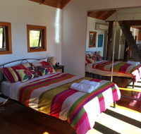 The Tree House - Accommodation Perth