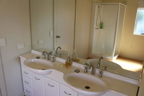 Villa 2 Bay Of Fires - Accommodation Perth 6