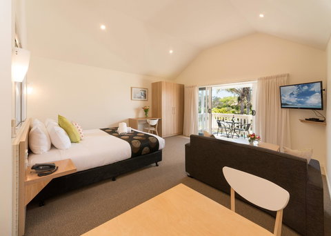 Boathouse Resort Studios And Suites - Perth Resorts 27