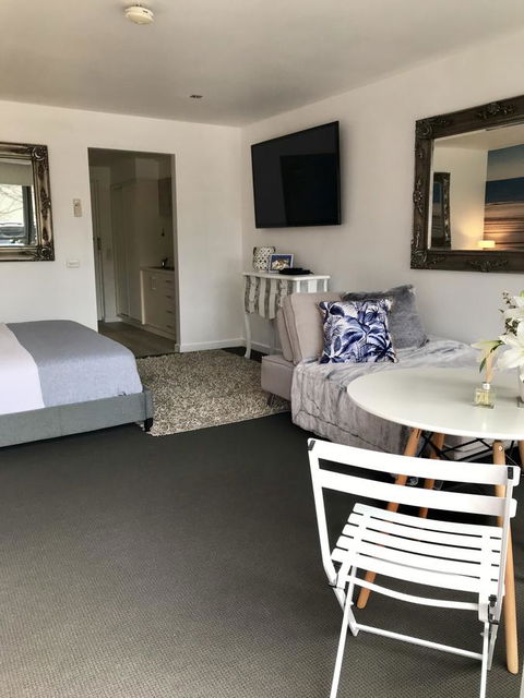 Lorne World - Accommodation Perth 5