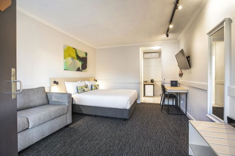 Nightcap At Matthew Flinders Hotel - Accommodation Perth 3