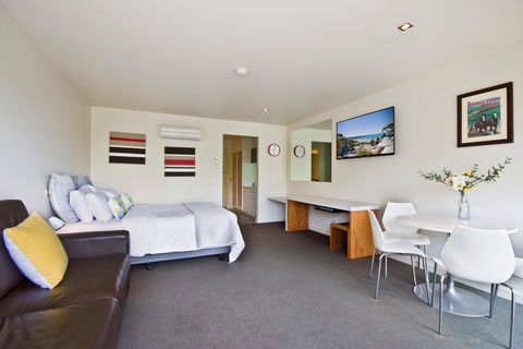 Lorne Bay View Motel - Accommodation Perth 24