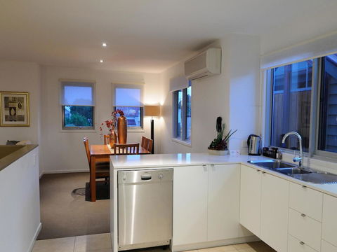 The Victoria Apartments - Accommodation Perth 38