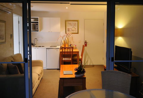 The Victoria Apartments - Accommodation Perth 8