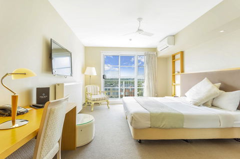 Deep Blue Hotel & Hot Springs - Perth Resorts 41