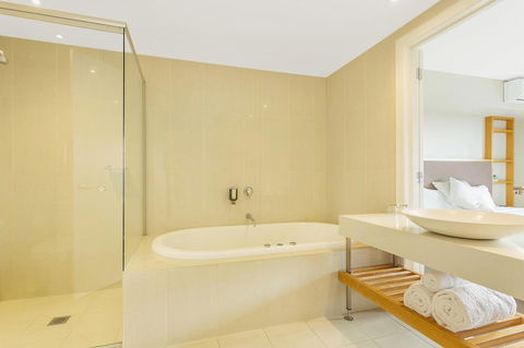 Deep Blue Hotel & Hot Springs - Perth Resorts 20