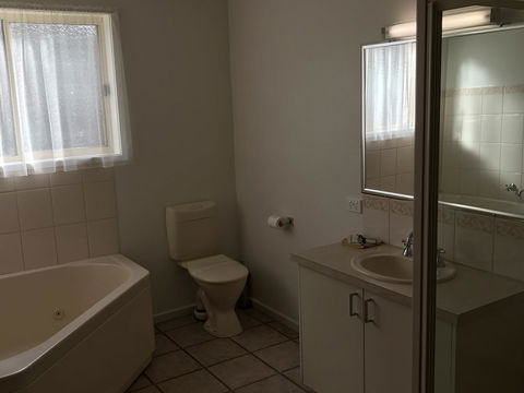 Beachcomber Motel & Apartments - Perth Resorts 9