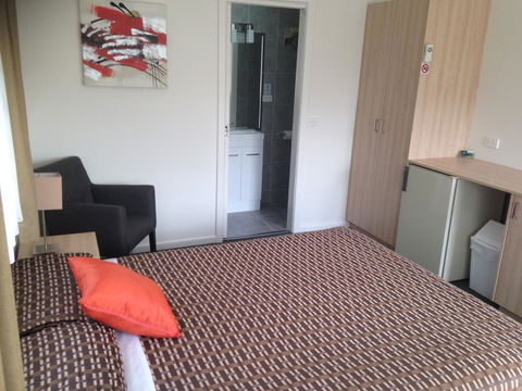 Beachcomber Motel & Apartments - Perth Resorts 24