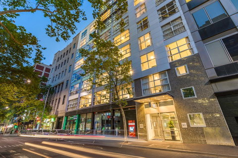 Mantra 100 Exhibition - Accommodation Perth 0