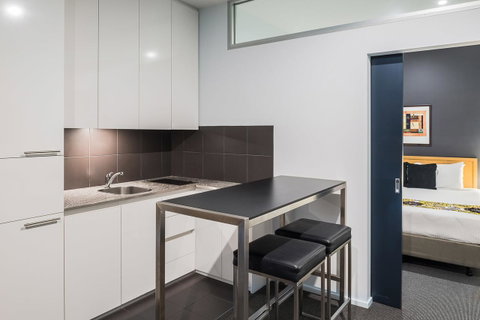 Mantra 100 Exhibition - Accommodation Perth 8