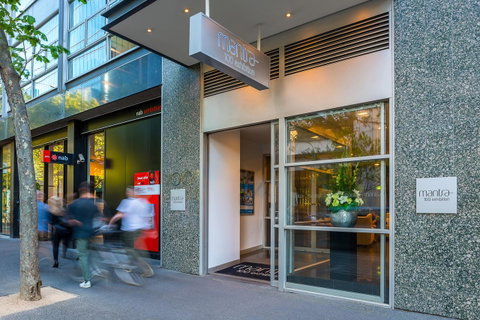 Mantra 100 Exhibition - Accommodation Perth 4