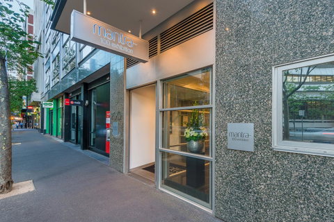 Mantra 100 Exhibition - Accommodation Perth 5