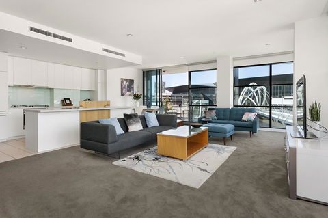 Waterfront Melbourne Apartments - Accommodation Perth 1