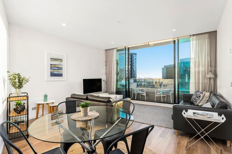 Waterfront Melbourne Apartments - Accommodation Perth 11