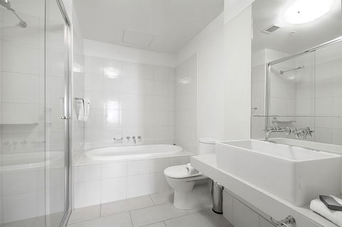 Waterfront Melbourne Apartments - Accommodation Perth 5