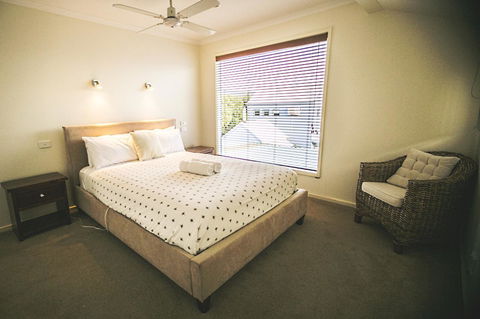 Rayville Boat Houses - Accommodation Perth 10