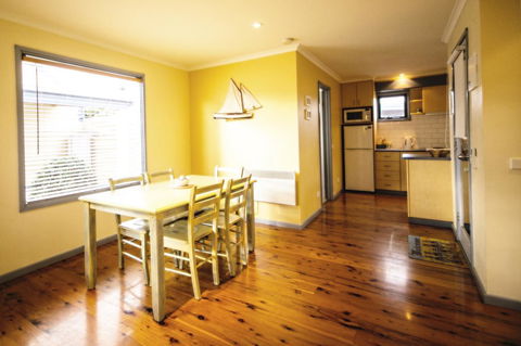 Rayville Boat Houses - Accommodation Perth 25
