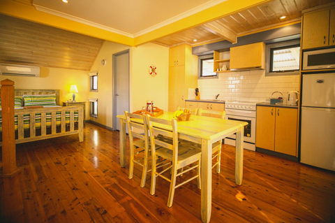 Rayville Boat Houses - Accommodation Perth 28