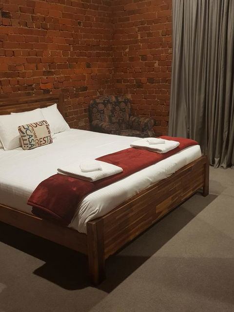 Sublime Spa Apartments - Accommodation Perth 14