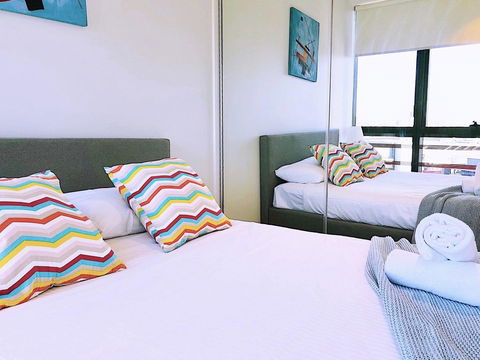 Pride Docklands Waterfront Apartment City View - Accommodation Perth 8