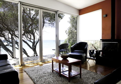 Battery Cove Beach Front Apartment - Accommodation Perth 2