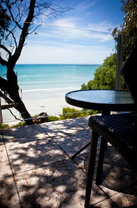 Battery Cove Beach Front Apartment - Accommodation Perth 5