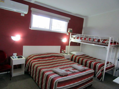 The Highlander Motel - 24HR Check In - Accommodation Perth 16