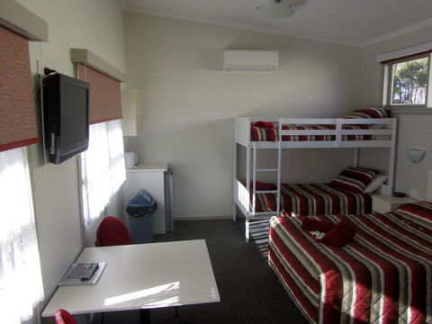 The Highlander Motel - 24HR Check In - Accommodation Perth 21
